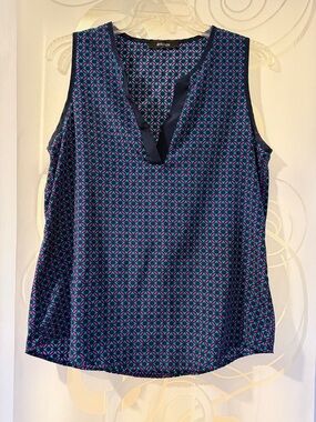 Daniel Rainn Sleeveless V-Neck Geometric Print Top in Navy and Teal - Size Small